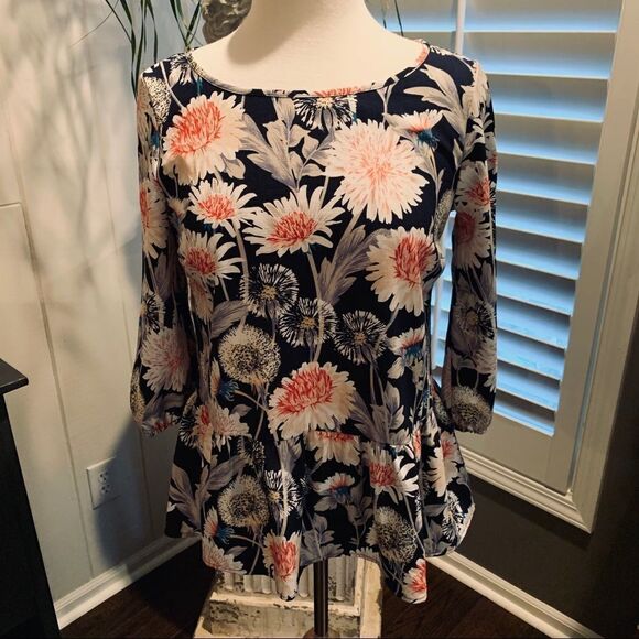 Floral Detail Top by LC Lauren Conrad size Small - Picture 2 of 8